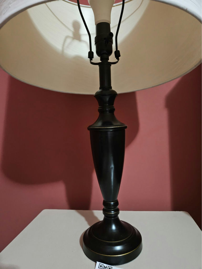 Table lamps with white textured shade - image 2 of 8