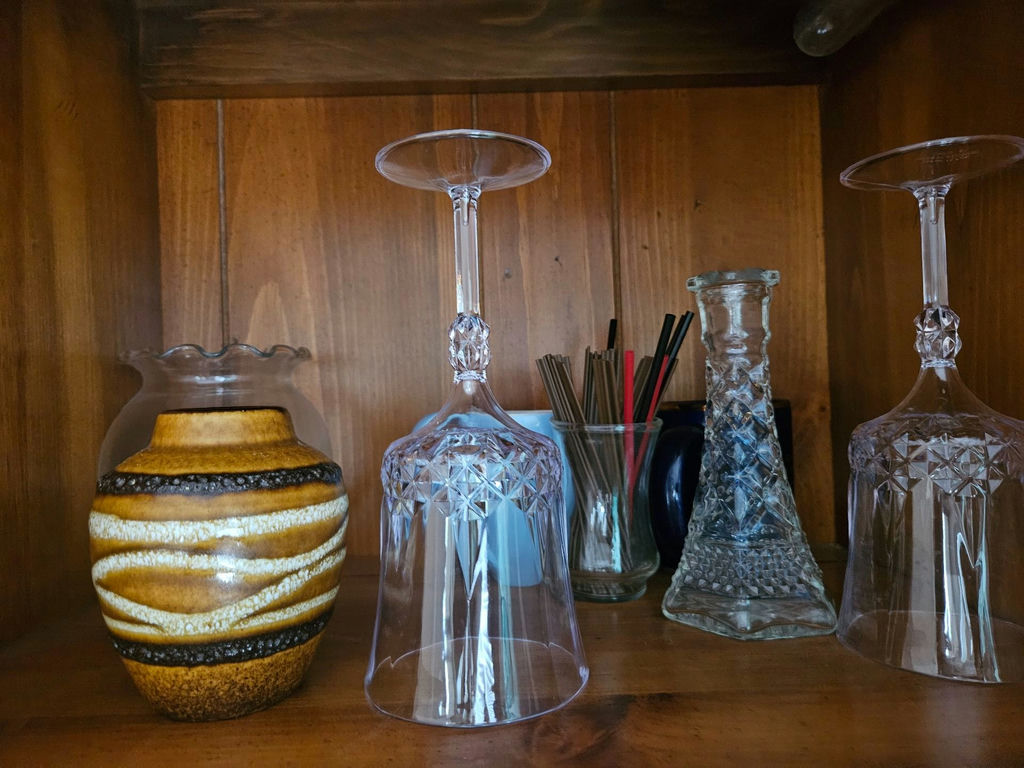 Assorted Glassware and Ceramics - image 7 of 7