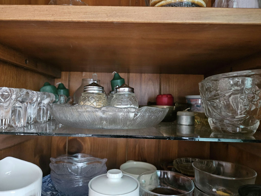 Assorted Glassware and Ceramics - image 3 of 7