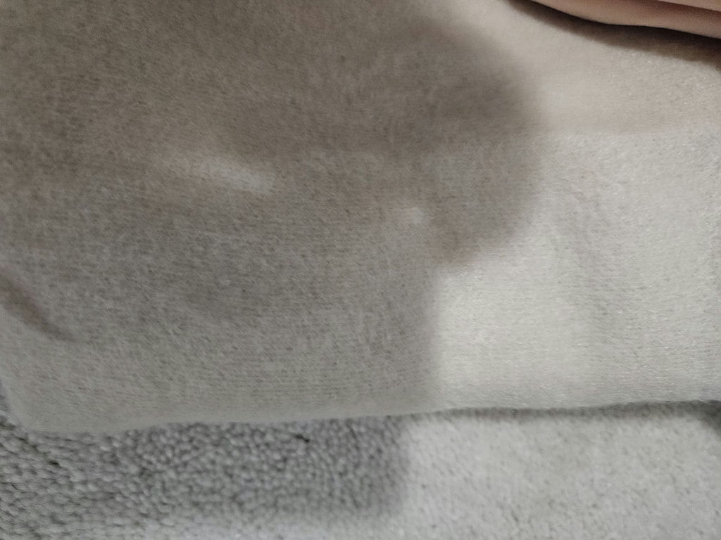 Beige fleece blankets - image 3 of 4