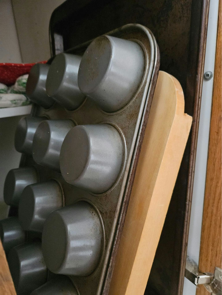 Muffin pans, baking sheets, and cutting boards - image 4 of 4