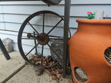Rusty wagon wheel - thumbnail 1 of 2