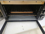 Hamilton Beach toaster oven with baking tray - thumbnail 4 of 6