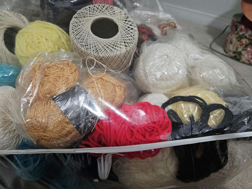 Assorted yarn and knitting supplies - image 6 of 7