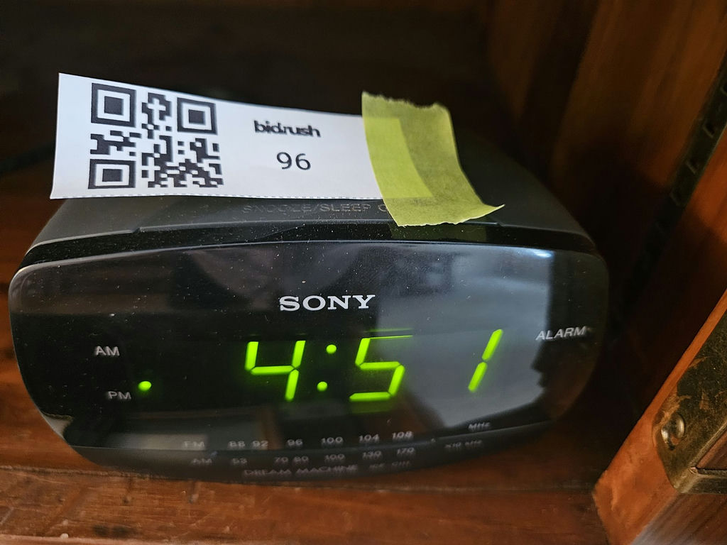 Sony Dream Machine alarm clock radio with green LED display - image 1 of 5