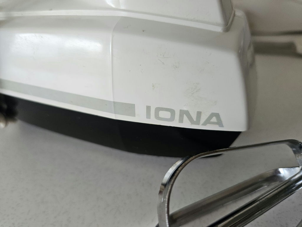 Iona hand mixer with beaters and Toastmaster Electric Knife with blade attachments - image 2 of 8