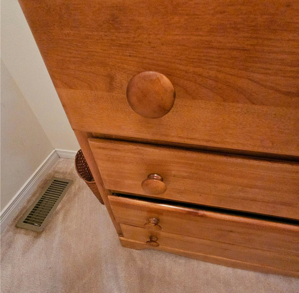 Wooden chest of drawers - image 4 of 9