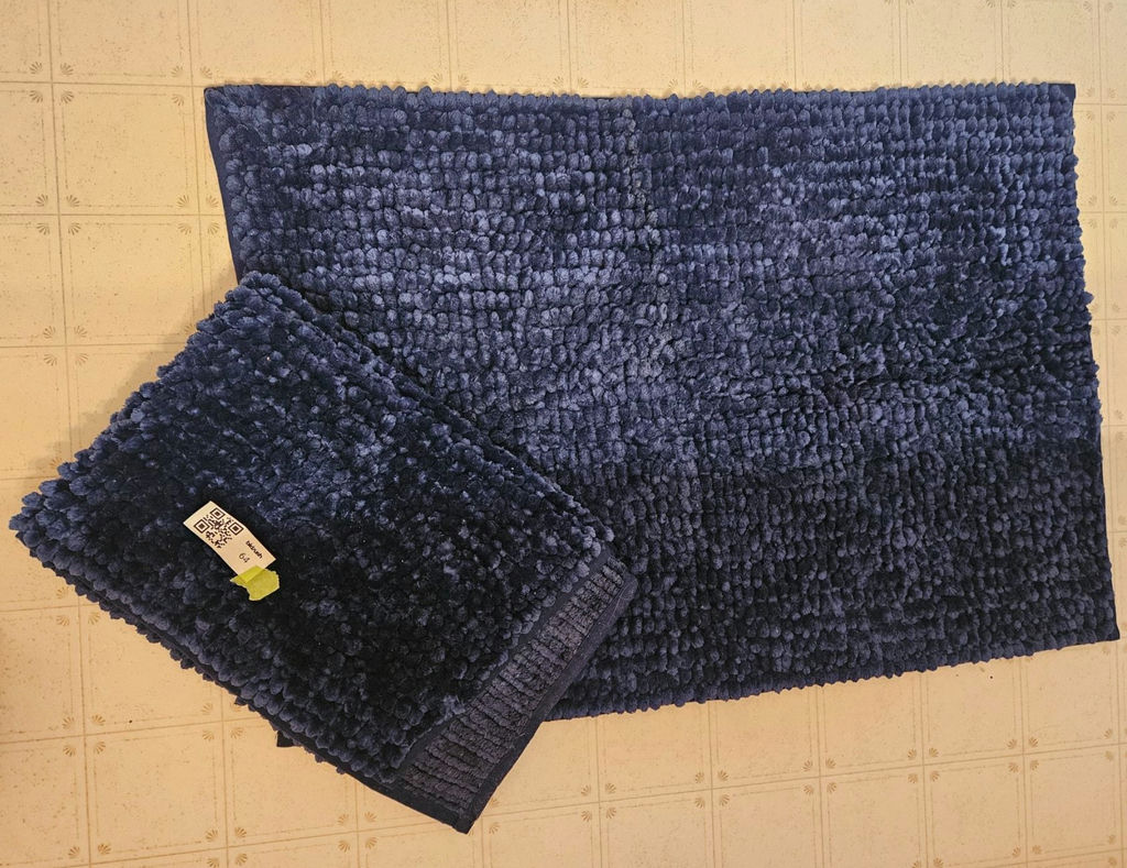 2 Navy Blue Microfiber Bath Mats - image 1 of 6