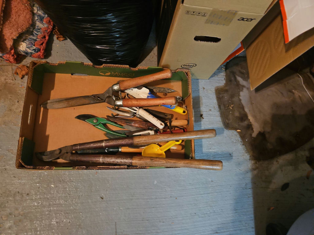 Assorted hand tools - image 3 of 3