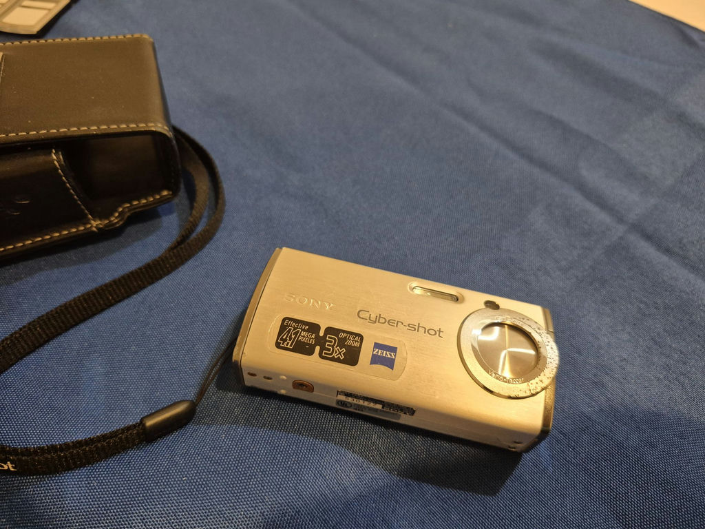 Sony Cyber-shot Digital Cameras with Accessories and Camera Bag - image 6 of 7
