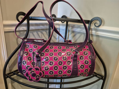 Vera Bradley pink patterned handbag with purple trim and flower charm - Image 1 of 5