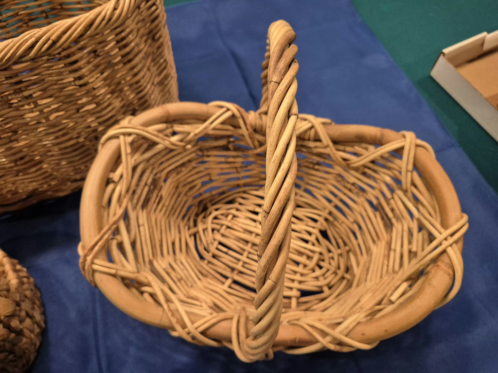 Set of three wicker baskets - image 3 of 4