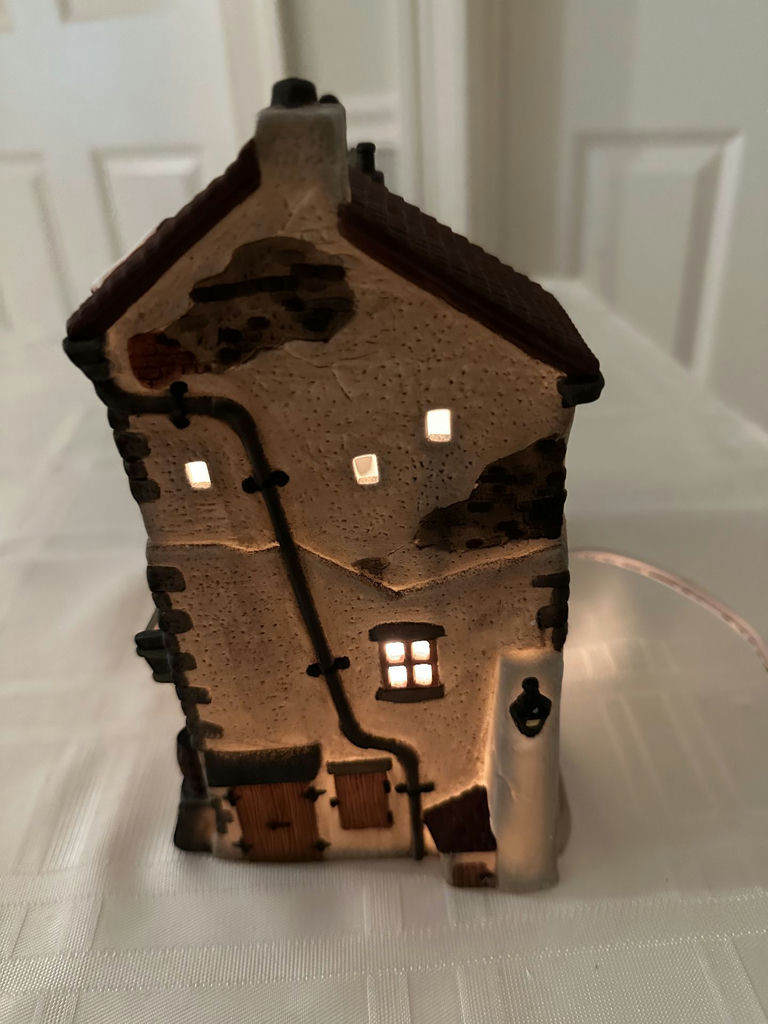 Dickens' Village Series: Fagin's Hide-A-Way - image 9 of 9