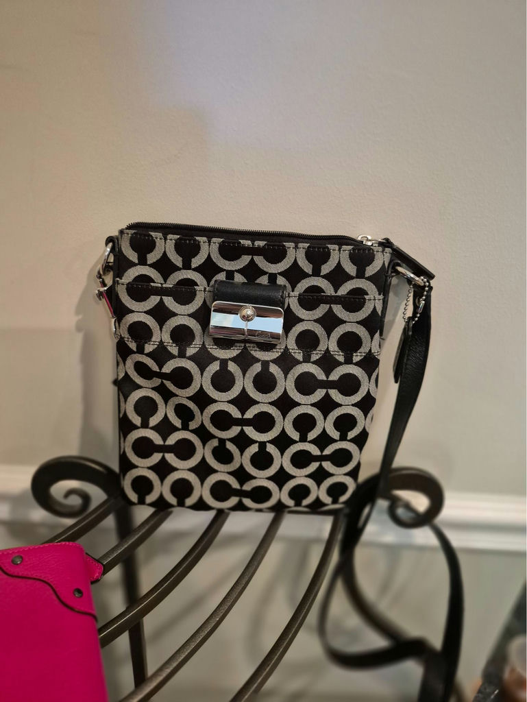 Coach bags (2) + pink wallet - image 5 of 6