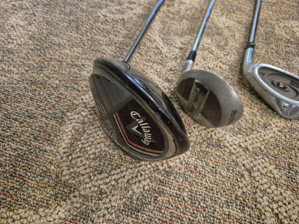 Golf clubs set with woods and irons - image 6 of 6