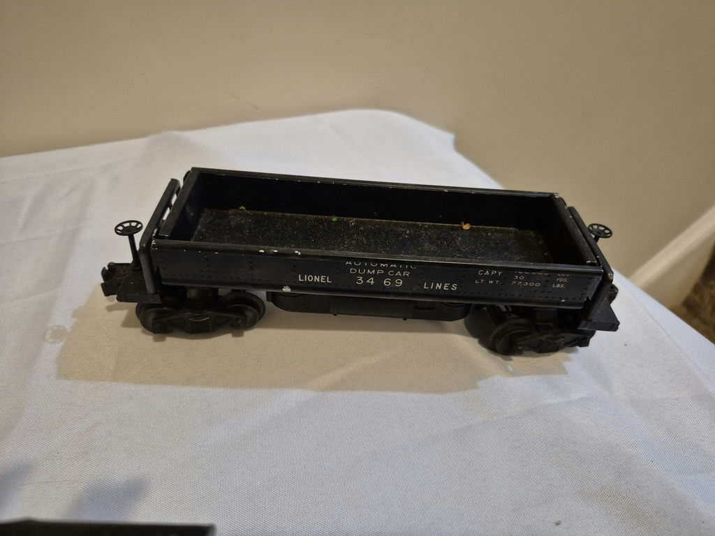 Vintage Lionel Train And Plasticville U.S.A. Model Train Buildings, Track, and Train Parts - image 11 of 12