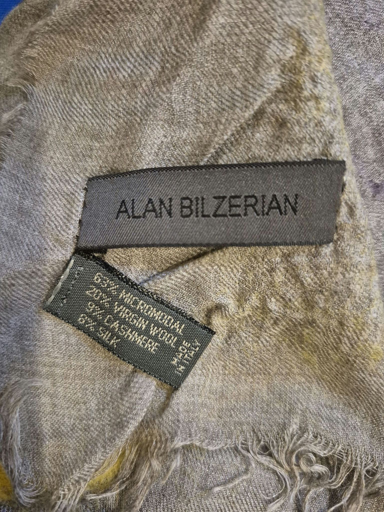 Alan Bilzerian Heart Pattern Scarf and Drawstring Bag - image 6 of 8