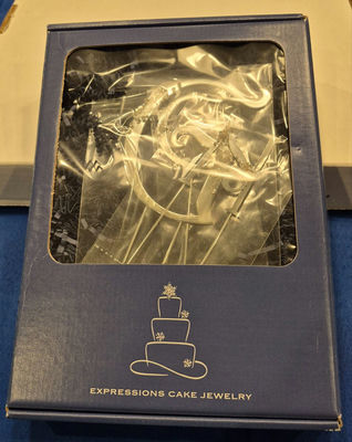 Expressions Cake Jewelry Cake Topper Box - Image 1 of 2