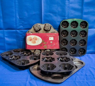 Muffin Pans and Glass Bakeware - Image 1 of 4