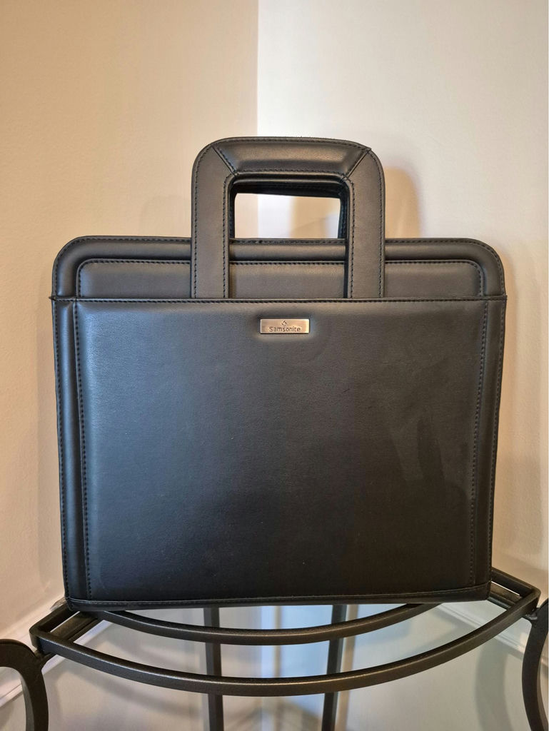 Black leather Samsonite portfolio briefcase with interior organizer - image 1 of 2