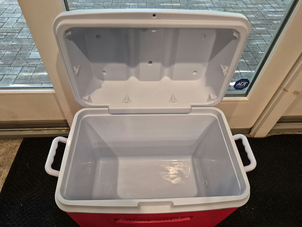 Red Rubbermaid Cooler with White Lid and Cup Holders - image 3 of 3