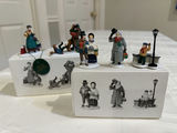 Heritage Village Collection: Don't Drop the Presents! (2) and A Christmas Carol Morning (3) with additional figures - thumbnail 1 of 11