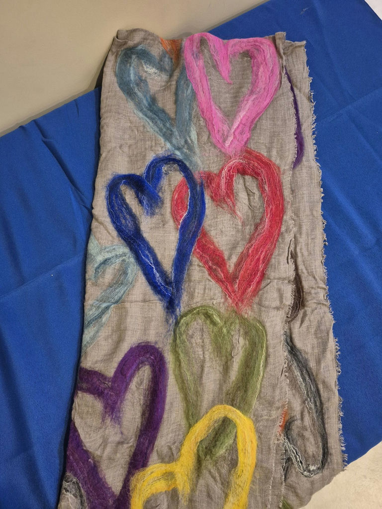 Alan Bilzerian Heart Pattern Scarf and Drawstring Bag - image 2 of 8
