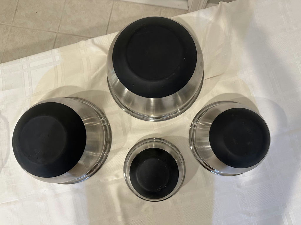 Kirkland Signature stainless steel mixing bowls set - image 6 of 6