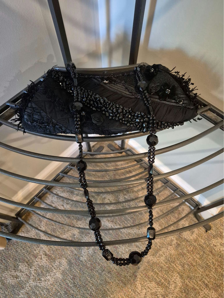 Brand Assorted: evening handbags - image 8 of 9