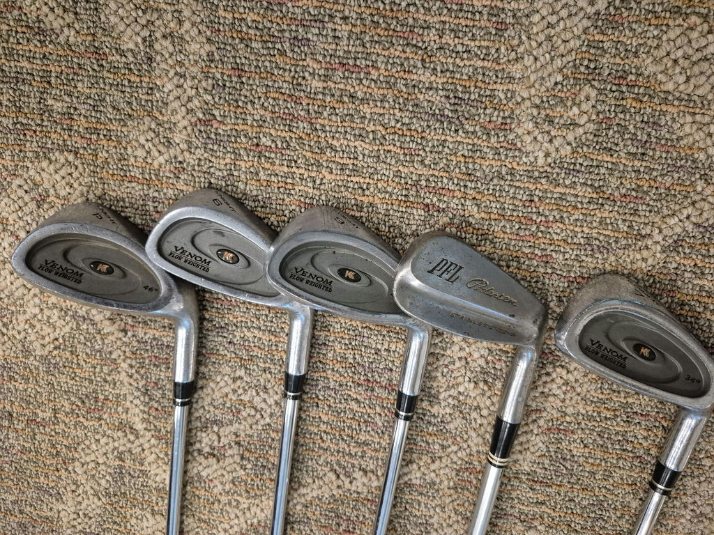 Golf clubs set with woods and irons - image 5 of 6