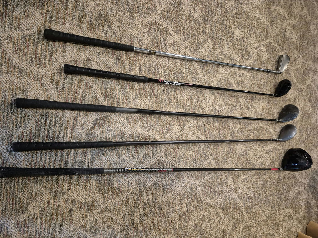 Golf clubs set with woods and irons - image 1 of 6