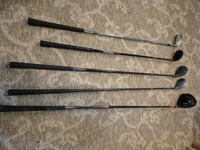 Golf clubs set with woods and irons - Image 1 of 6
