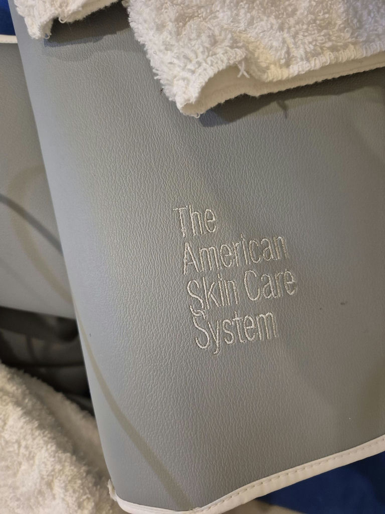 Pedicure and Body Care Equipment with Waxing Supplies - image 6 of 7
