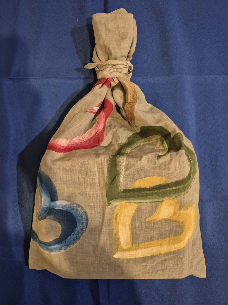 Alan Bilzerian Heart Pattern Scarf and Drawstring Bag - image 3 of 8
