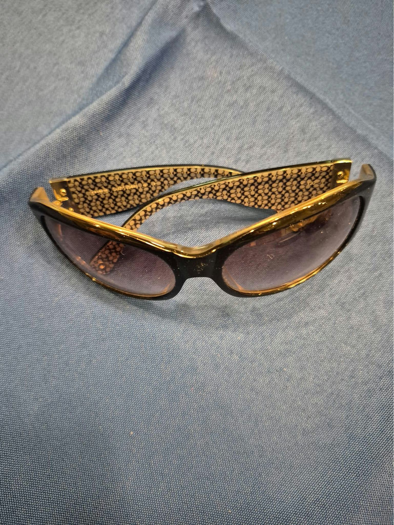 Coach sunglasses with patterned temples and case - image 2 of 4