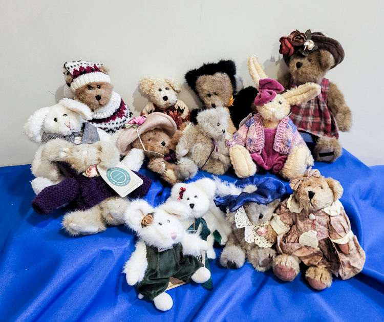 Boyds Bears Collection - image 1 of 2