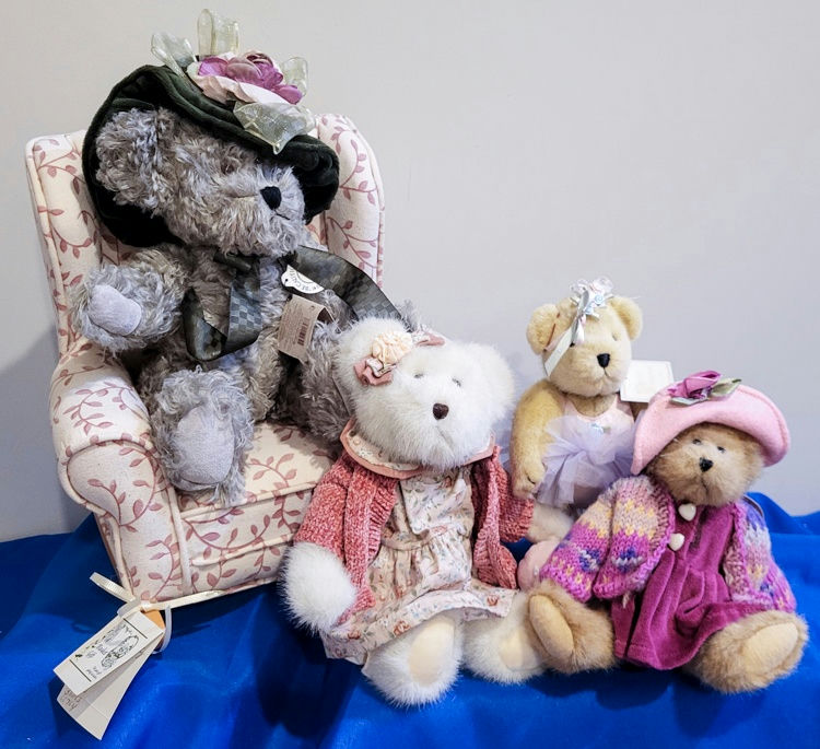 Boyds Bears- Five Plush Teddy Bears with Floral Armchair - image 1 of 2