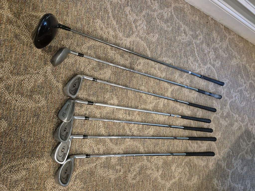 Golf clubs set with woods and irons - image 4 of 6
