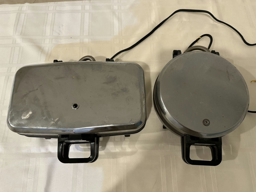 Vitantonio Electric waffle irons: rectangular and round four-leaf-clover - image 2 of 8