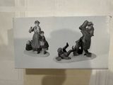 Heritage Village Collection: Don't Drop the Presents! (2) and A Christmas Carol Morning (3) with additional figures - thumbnail 4 of 11