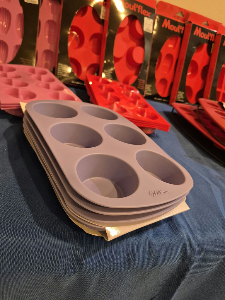 Assorted Silicone Baking Molds and Muffin Pans - image 2 of 8