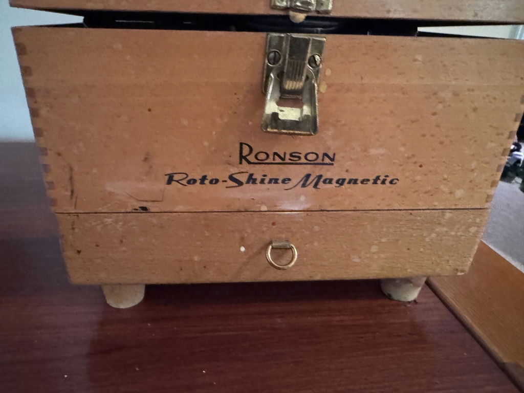 Shoe shine kit - image 2 of 4