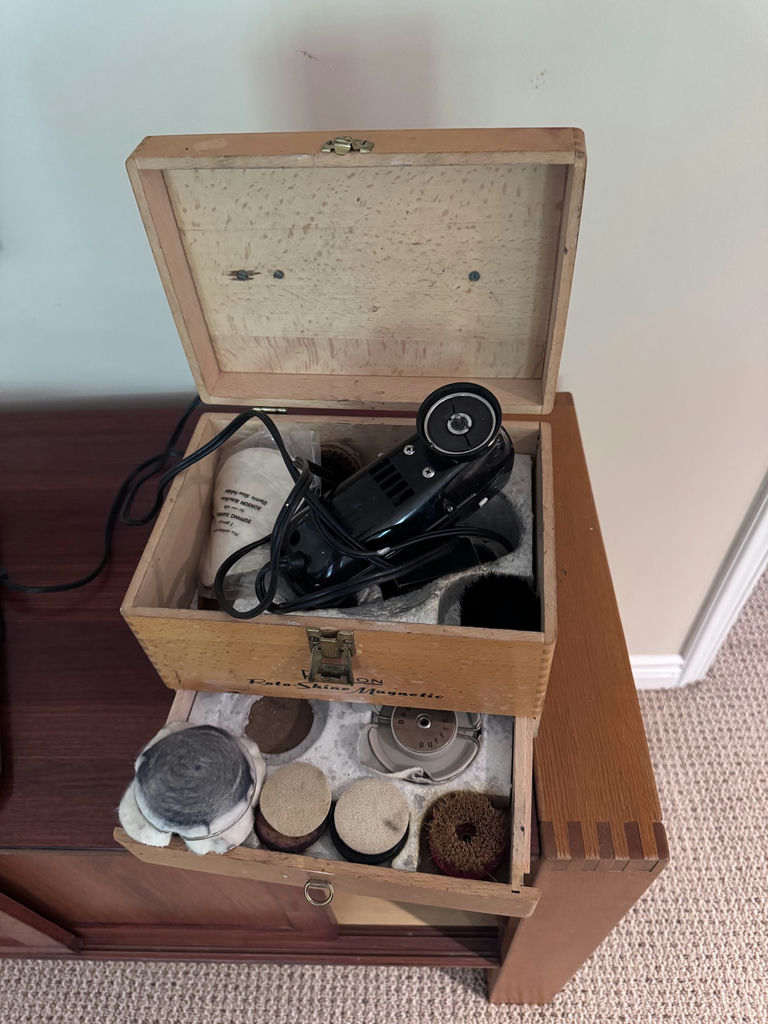 Shoe shine kit - image 3 of 4