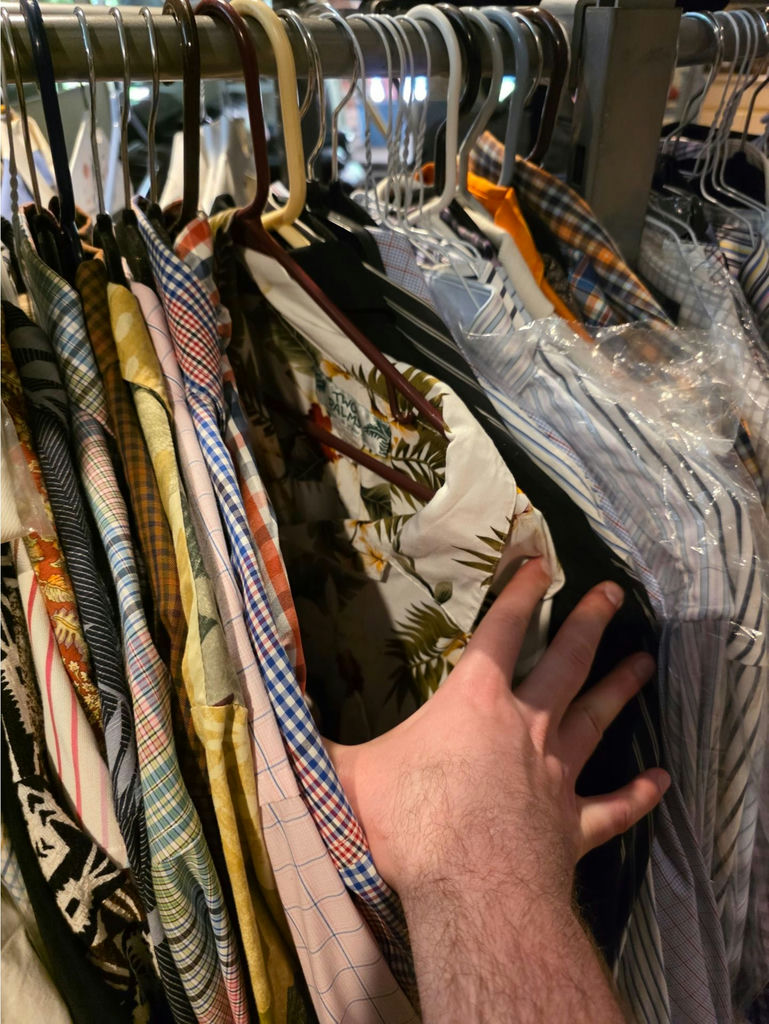 2XL Assorted Men's Dress Shirts and Clothing on Hangers - image 3 of 10