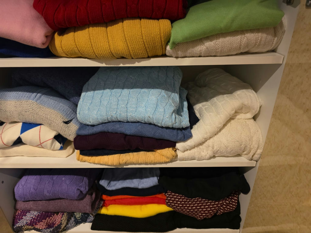 Folded Sweaters and Knit Clothing - Massive Assortment - image 13 of 15
