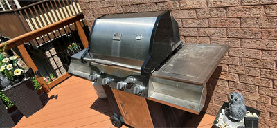 Outdoor gas grill with propane tanks Vermont Casting - Image 1 of 5