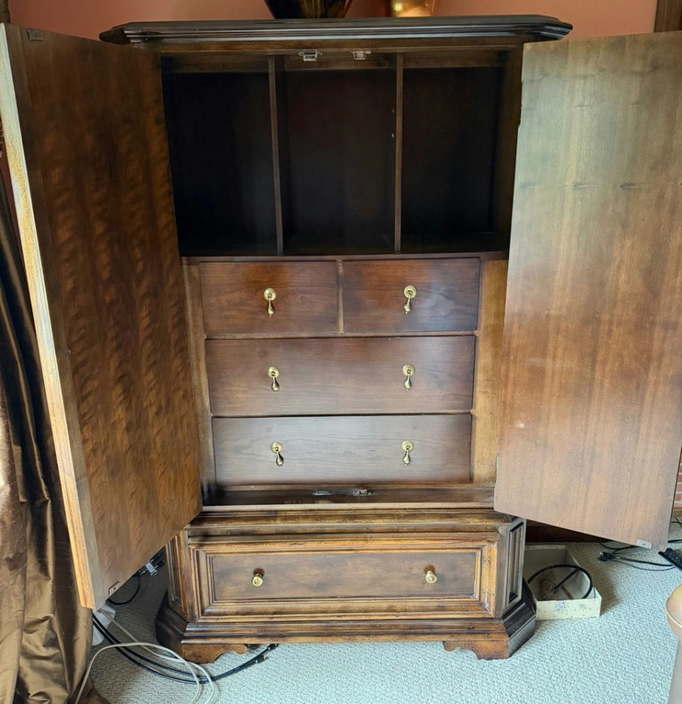Armoire - image 2 of 4