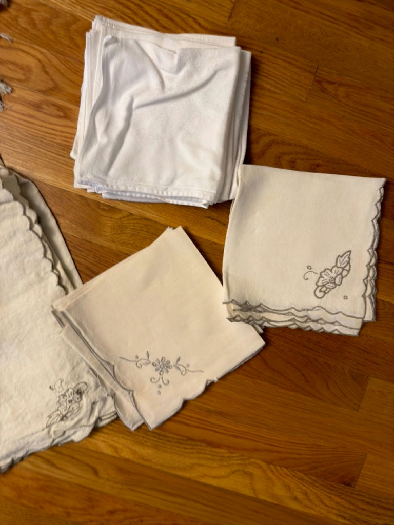Vintage Linen Lot - image 5 of 6
