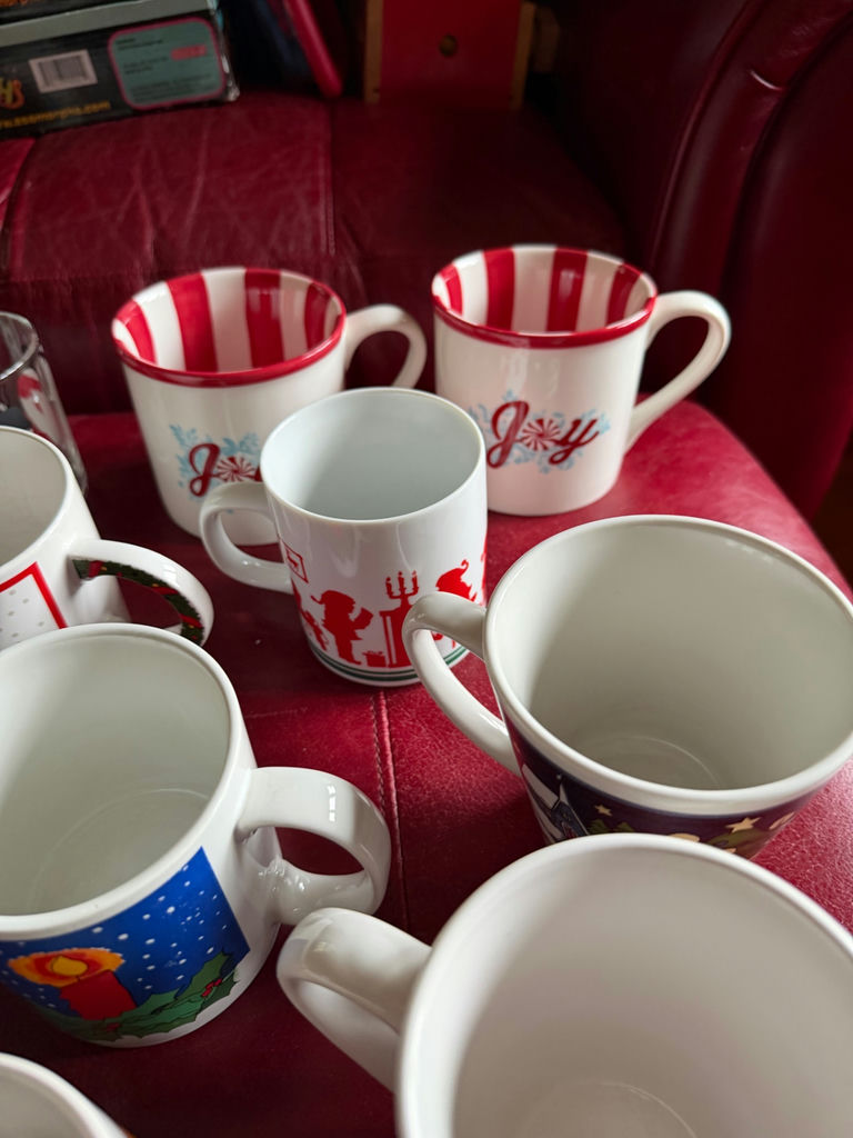 Christmas Mugs - Lot Of 14 - image 2 of 6