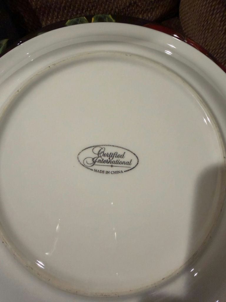 Christmas Dinnerware - image 3 of 4